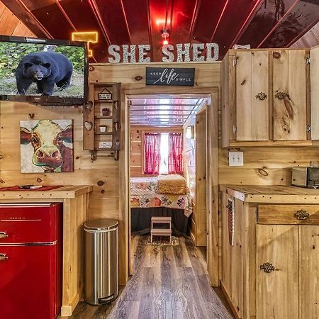 The Tiny Barn, 1089 Free Tickets Each Paid Day, Dollywood And More Сев'єрвілл Екстер'єр фото