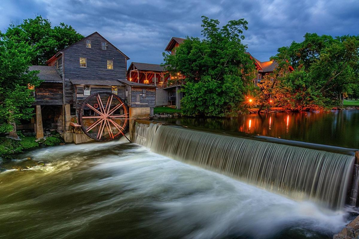 The Tiny Barn, 1089 Free Tickets Each Paid Day, Dollywood And More Сев'єрвілл Екстер'єр фото