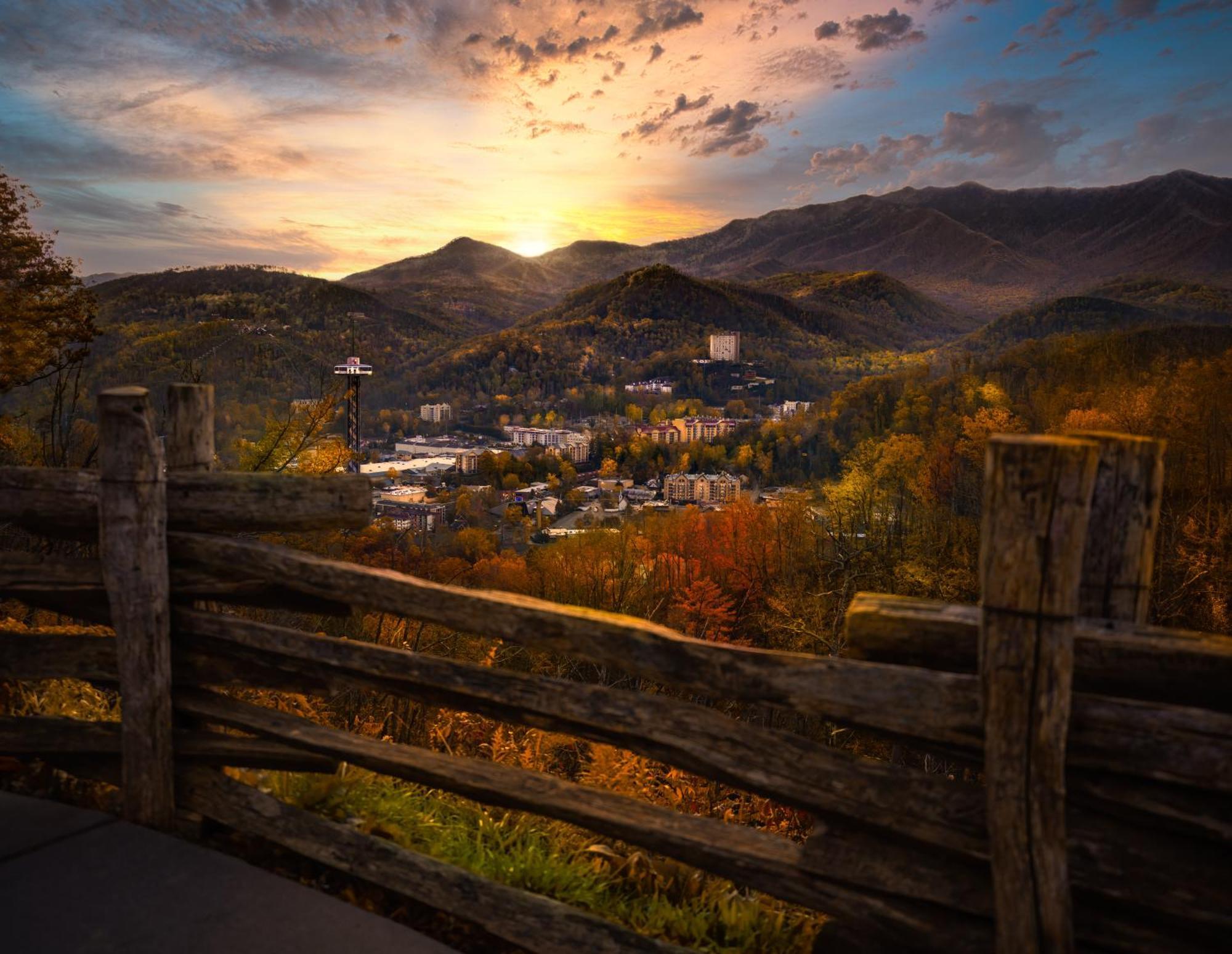 The Tiny Barn, 1089 Free Tickets Each Paid Day, Dollywood And More Сев'єрвілл Екстер'єр фото